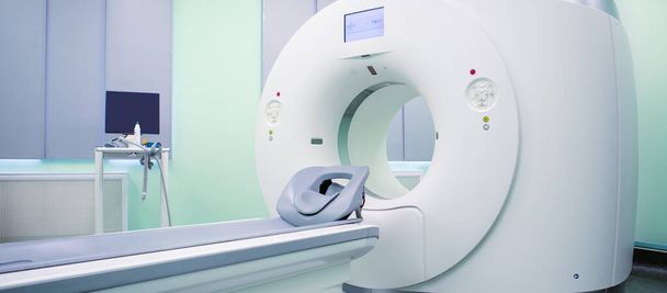 Kompletní CAT sken v nemocničním prostředí. Snímač magnetické rezonance. - Fotografie, Obrázek