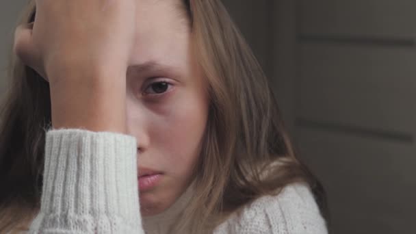 The teenager is experiencing against the background of hormonal disruption of the body. Quarrels in family life and problems at school put pressure on the childs undeveloped mental nervous system - Footage, Video