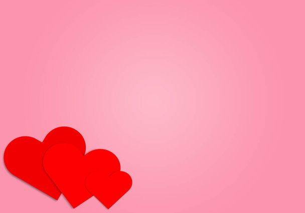 Красные бумажные сердца на розовом фоне сверху с копировальным пространством. Понятие дня любви и валентинки - Фото, изображение