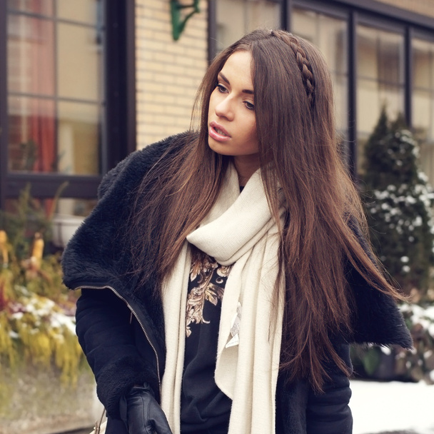 stylish young woman - Foto, afbeelding