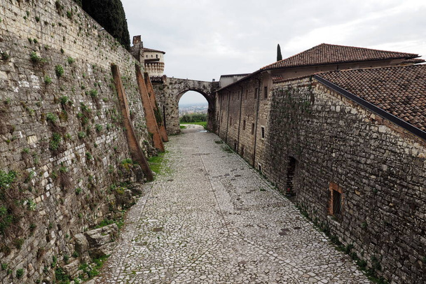Dentro do castelo de Bréscia, Lombardia, Itália. - Foto, Imagem