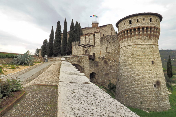 Внутри замка Брешиа, Ломбардия, Италия. - Фото, изображение