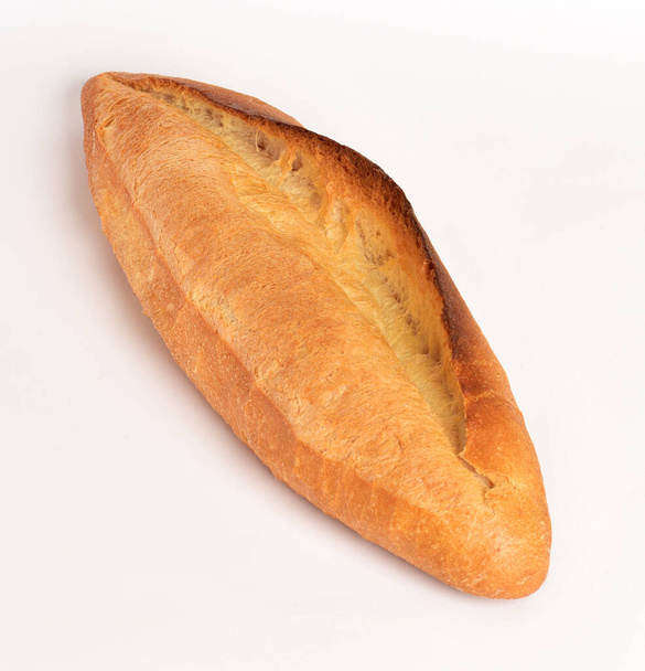 Ψωμί. Παραδοσιακό τουρκικό ψωμί απομονωμένο σε λευκό φόντο - Φωτογραφία, εικόνα