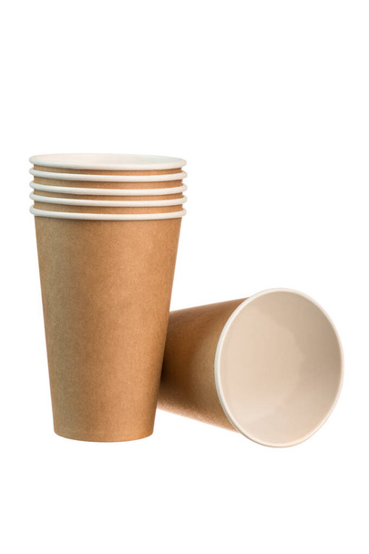papír eldobható környezetbarát csésze fehér elszigetelt háttér - Fotó, kép