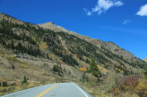 State Highway 82 - Rocky Mountains, Colorado - Foto, afbeelding