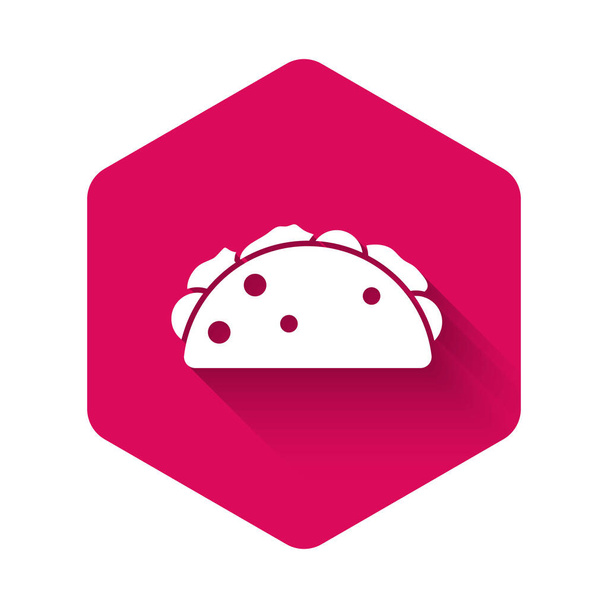 Bílé Taco s ikonou tortilla izolované s dlouhým stínem pozadí. Tradiční mexické fast food menu. Tlačítko růžového šestiúhelníku. Vektor - Vektor, obrázek