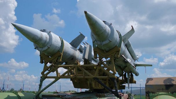 Missiles militaires à l'exposition au musée en plein air - Photo, image