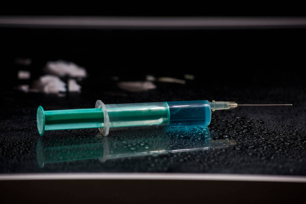 injekční stříkačka na očkování k ochraně a vyléčení nemocí - Fotografie, Obrázek