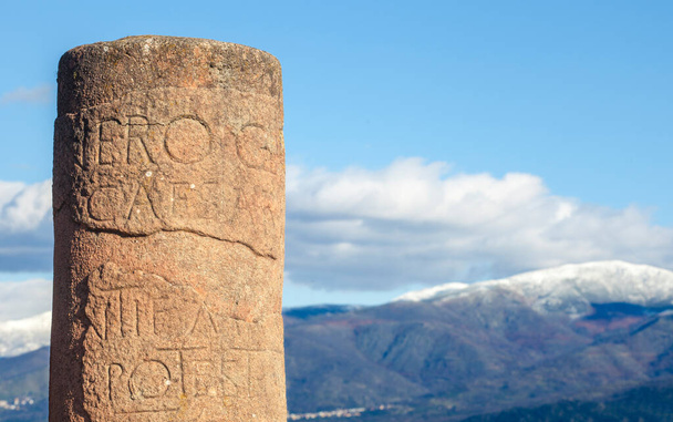 Miliarium v římském městě Caparra, Caceres, Extremadura, Španělsko - Fotografie, Obrázek