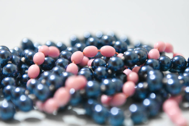 Fausse perle collier, divers design est un cadeau précieux pour les dames. - Photo, image