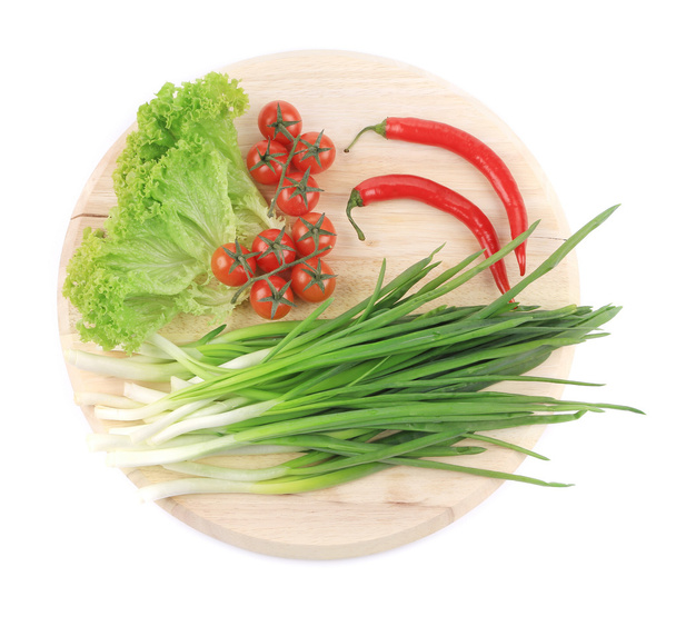 Vegetables and herbs on platter. - Foto, Imagen