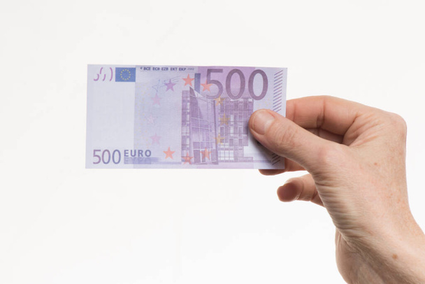 500 евро банкнот, оплаченных наличными в Европейском Союзе - Фото, изображение