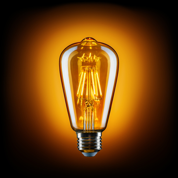 lâmpada LED vintage contra preto - Foto, Imagem