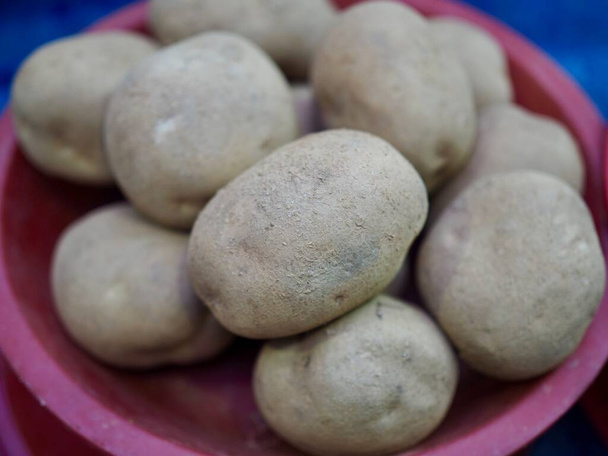 Frische Bio-Wurzelpflanzennahrung Süßkartoffeln - Foto, Bild