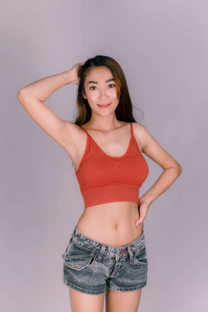Sexy asijské žena v dobrém stavu, bílá kůže, pořízena ve studiu - Fotografie, Obrázek