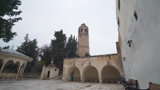 Pohled na velkou mešitu Sanliurfa v Turecku - Záběry, video