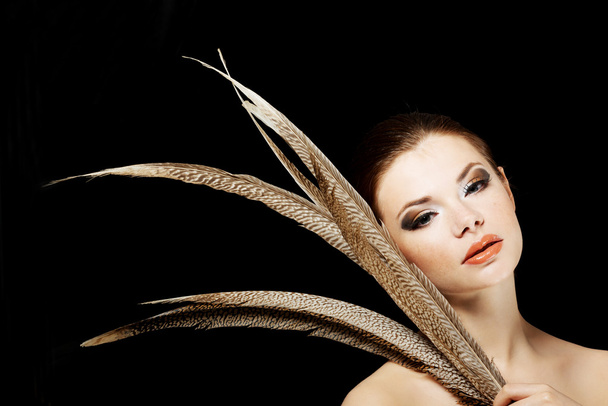 barna szakmai make-up a gyönyörű nő - Fotó, kép