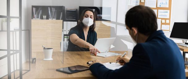 Business Job Interview Wearing Face Mask And Social Distancing - Foto, imagen