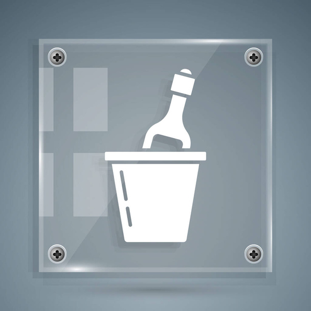 Белая бутылка шампанского в иконке ведра со льдом на сером фоне. Квадратные стекла. Вектор. - Вектор,изображение