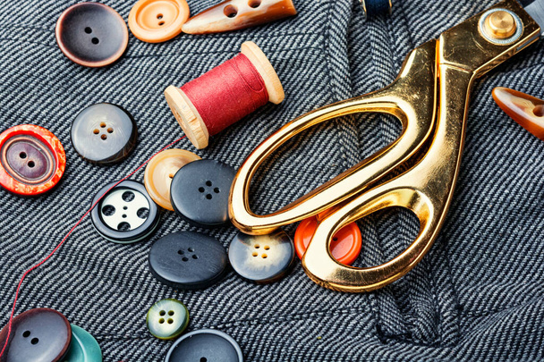 Kit de costura de fios, botões e fabric.Accessories para costura e bordado - Foto, Imagem