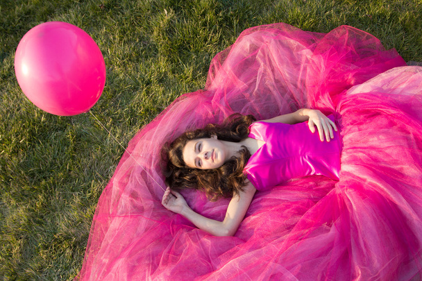 Girl with pink balloons - Foto, Bild