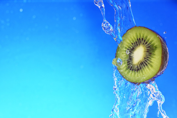 plátkem kiwi - Fotografie, Obrázek