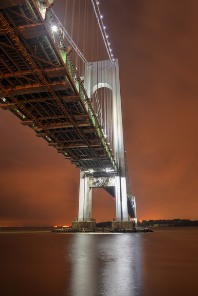 Verrazano estrecha el puente por la noche
 - Foto, Imagen