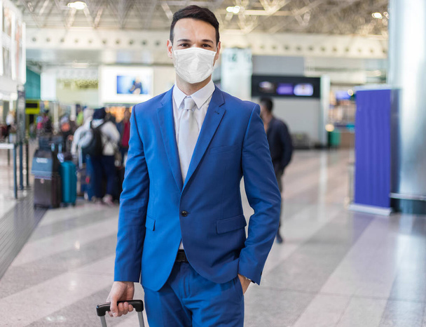 Man at the airport, covid coronavirus concept - Fotó, kép