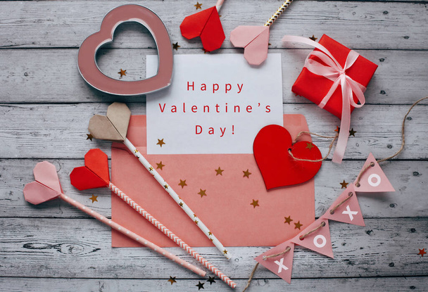 Flat lay Happy Valentine's Day romantic photography on natural background. Cute romantic greeting card template.  - Φωτογραφία, εικόνα