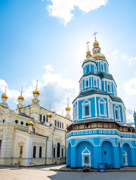 Pokrovsky Cathedral in center of Kharkov - Zdjęcie, obraz