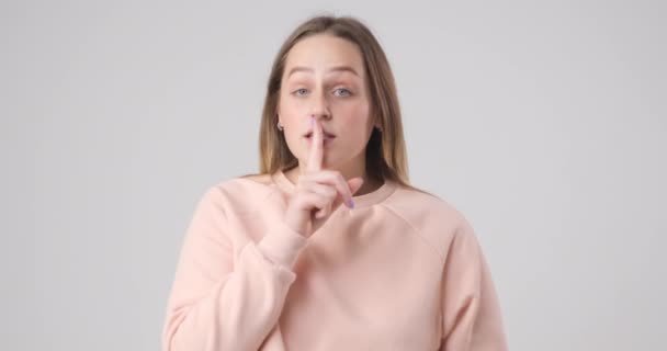 Beautiful girl asks to be quiet - Footage, Video