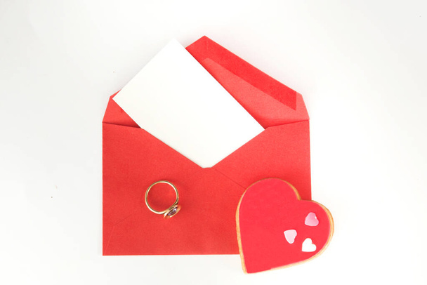 envelope letter red with ring - Foto, Imagem