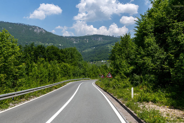The Asphalt mountain road in the Montenegro - Φωτογραφία, εικόνα