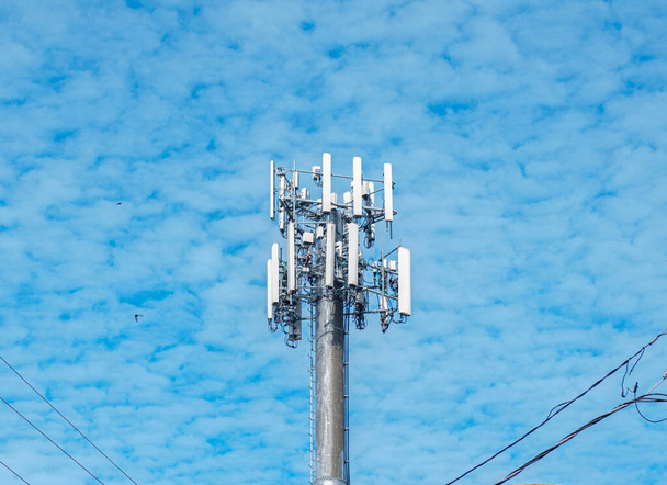 Wieża komunikacyjna w Nowym Orleanie, Luizjana, USA - Zdjęcie, obraz