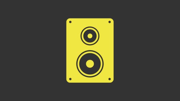 Icono de altavoz estéreo amarillo aislado sobre fondo gris. Altavoces del sistema de sonido. Icono musical. Equipo de altavoz de columna musical bajo. Animación gráfica de vídeo 4K - Metraje, vídeo
