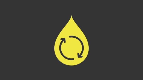 Κίτρινη Ανακυκλώστε το καθαρό aqua εικονίδιο που απομονώνεται σε γκρι φόντο. Σταγόνα νερού με ανακύκλωση πινακίδας. 4K Γραφική κίνηση κίνησης βίντεο - Πλάνα, βίντεο