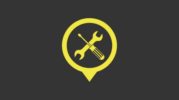 Localização amarela com chave de fenda cruzada e ícone de ferramentas de chave de fenda isolado no fundo cinza. Símbolo de configurações de ponteiro. Animação gráfica em movimento de vídeo 4K - Filmagem, Vídeo