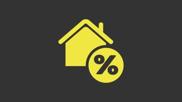Жовтий будинок з заплутаним іконом знижки ізольований на сірому фоні. Процент на будинок. Будинок нерухомості. Символ відсотка кредитів. 4K Відеографічна анімація - Кадри, відео