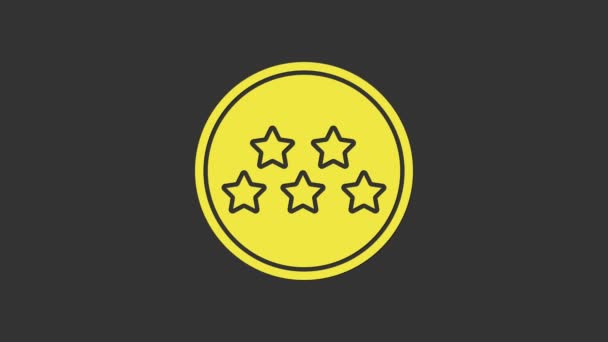Amarelo Cinco estrelas ícone de revisão de classificação de produto do cliente isolado em fundo cinza. Favorito, melhor classificação, símbolo de prêmio. Animação gráfica em movimento de vídeo 4K - Filmagem, Vídeo