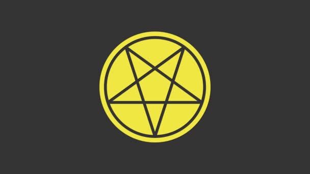 Gri arkaplanda izole edilmiş daire simgesinde sarı pentagram. Sihirli okült yıldız sembolü. 4K Video hareketli grafik canlandırması - Video, Çekim