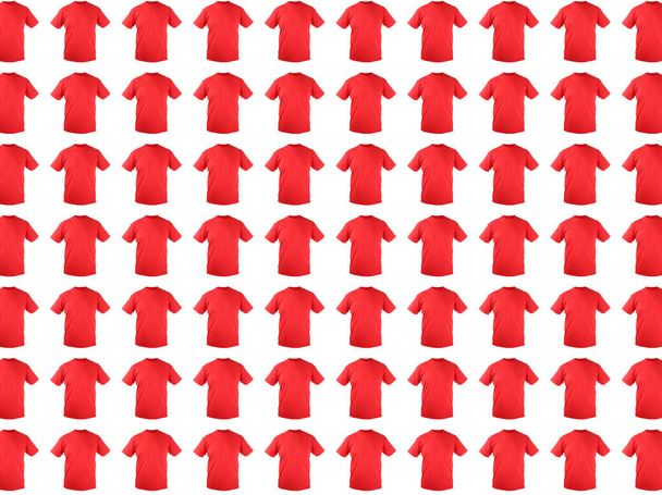 Багато червоних футболок на білому тлі
 - Фото, зображення