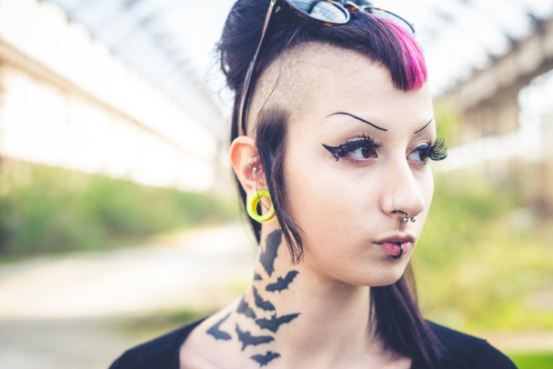 gyönyörű punk lány - Fotó, kép