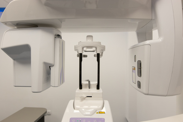 3D x-ray scanner panorama machine in de kliniek. 3D tandheelkundige scanner - Foto, afbeelding