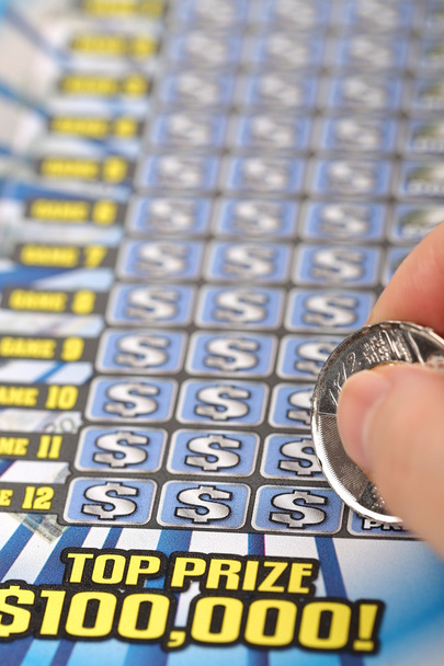 Scratching billete de lotería
 - Foto, imagen