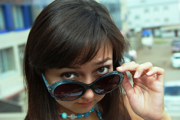 The beautiful girl in sunglasses - Foto, Imagem