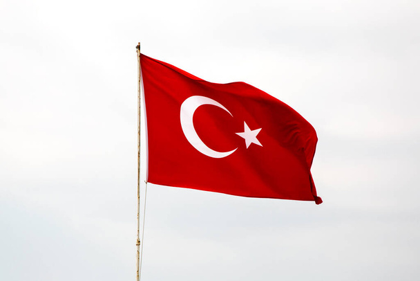 Turecká vlajka a nebe pozadí - Fotografie, Obrázek