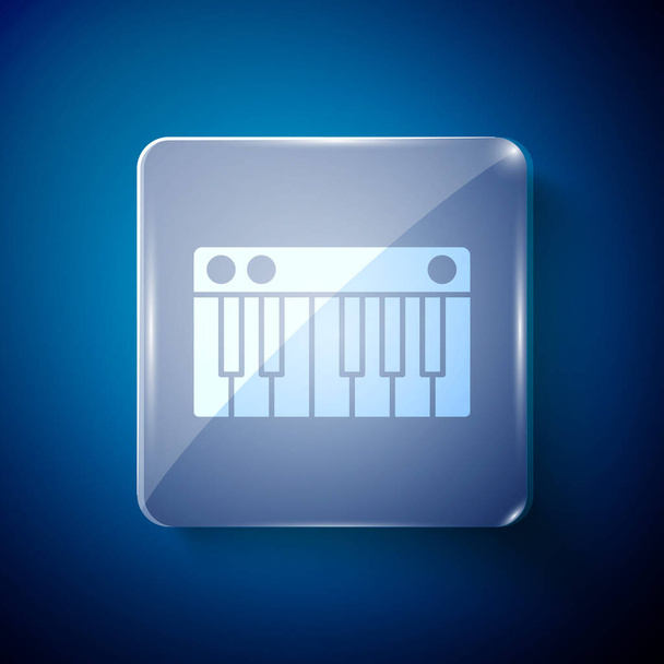 White Music synthesizer icoon geïsoleerd op blauwe achtergrond. Elektronische piano. Vierkante glazen panelen. Vector Illustratie. - Vector, afbeelding