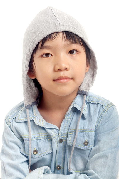 Portrait de garçon asiatique avec capuche
 - Photo, image