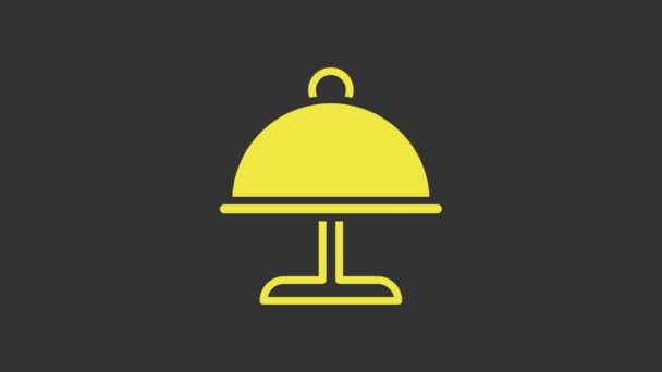 Giallo Coperto con un vassoio di icona del cibo isolato su sfondo grigio. Vassoio e coperchio. Cloche ristorante con coperchio. Simbolo utensili da cucina. Animazione grafica 4K Video motion - Filmati, video