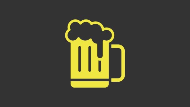 Žlutý Dřevěný pivní hrnek ikona izolované na šedém pozadí. Grafická animace pohybu videa 4K - Záběry, video